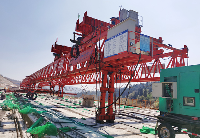 陕西商洛架桥机厂家 智感筋骨 险兆先知——节段拼架桥机实时监测预警的安全守护之道