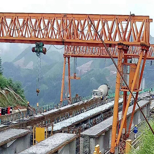 新疆吐鲁番龙门吊厂家 单悬臂龙门吊联动台与司机室设计：给“掌舵人”造舒适又靠谱的操控舱